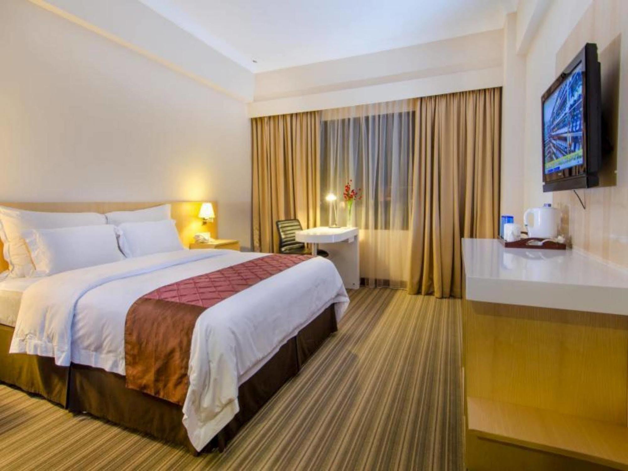 Le Grandeur Hotel Balikpapan Exterior photo