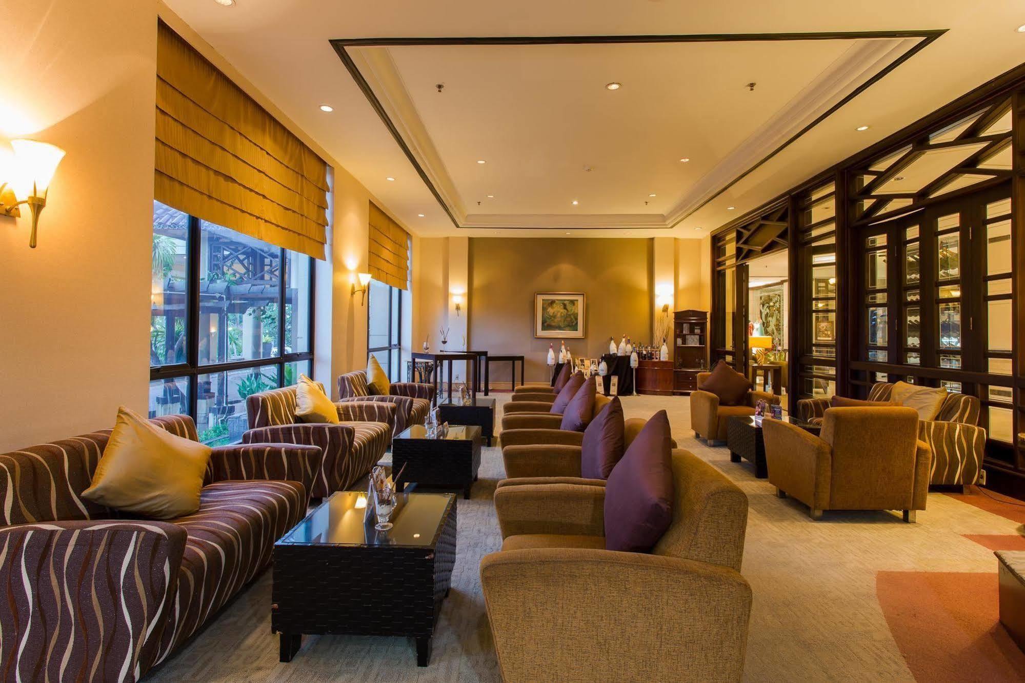 Le Grandeur Hotel Balikpapan Exterior photo